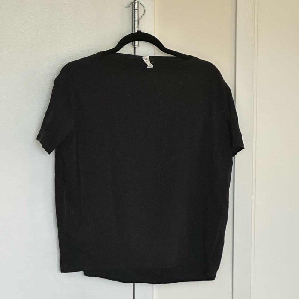 Lululemon Back in Action Boatneck Black Shortsleeve Tee
